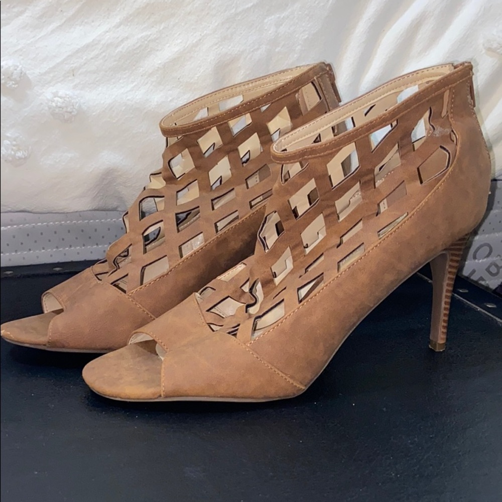 Cute fall pumps